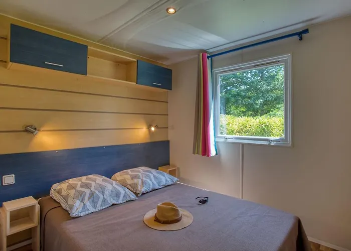 Camping Mobil Confortable Avec Terrasse à - Api-1-52-1172 Groléjac