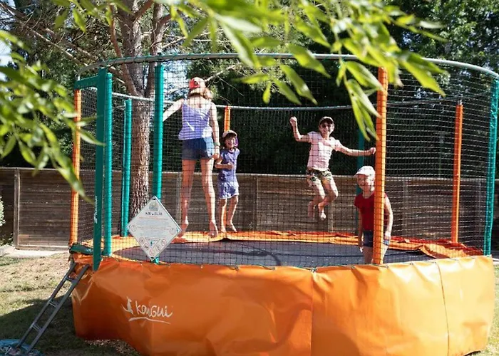 Camping Mobil Confortable Avec Terrasse à - Api-1-52-1172 Groléjac